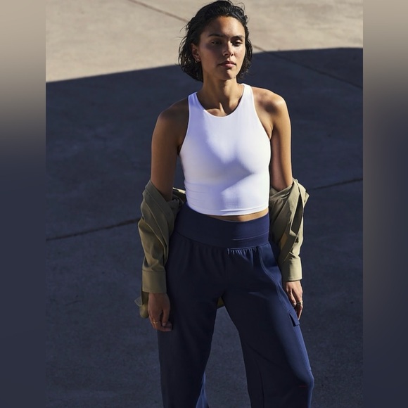 NWOT-Athleta Navy Venice Cargo Wide Leg Pant, Small - Picture 9 of 12